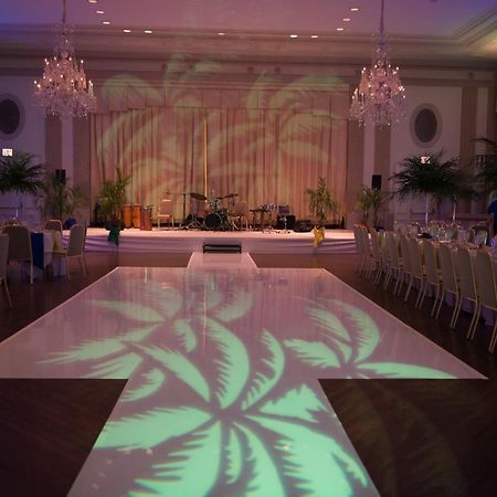 The Inn At The Standard Club Чикаго Екстериор снимка