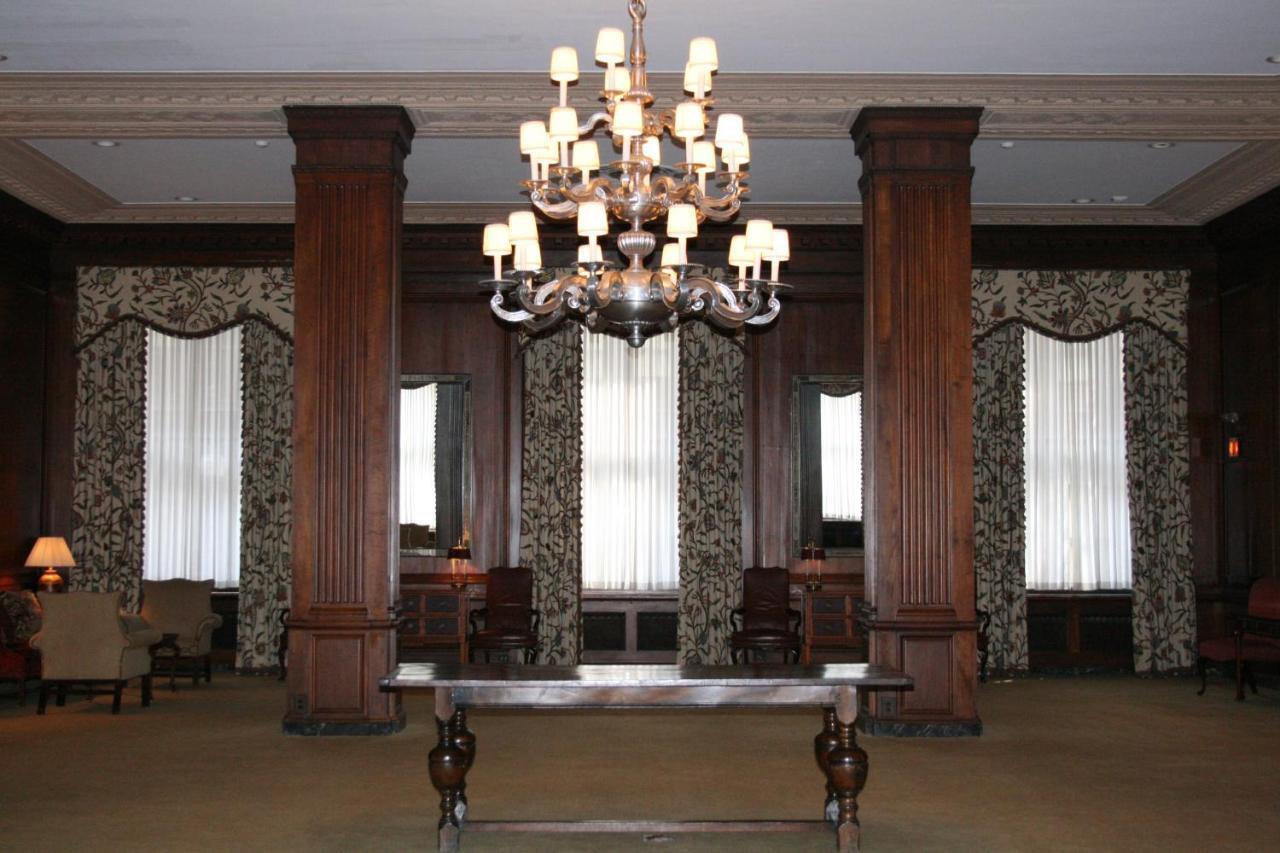 The Inn At The Standard Club Чикаго Екстериор снимка
